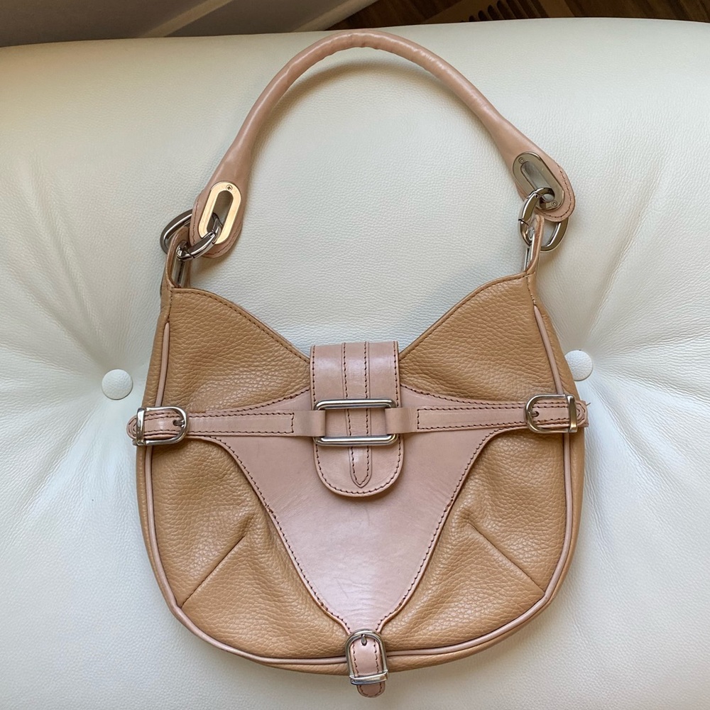 Guia’s Genuine Leather tan shoulder bag